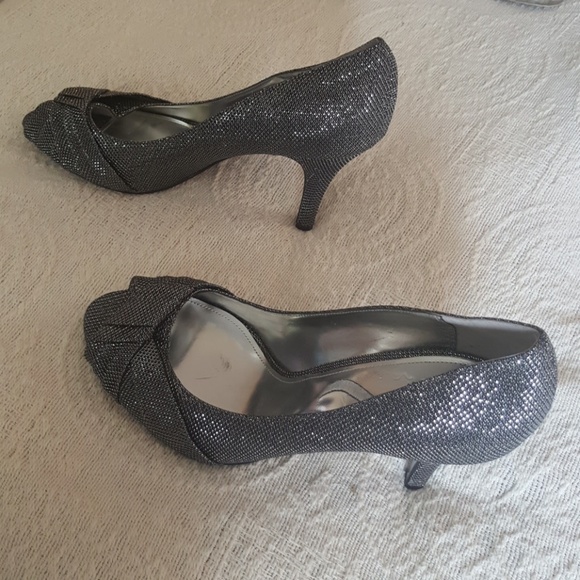 Nina Shoes Silver Metallic Never Used Size 10M - Picture 5 of 5